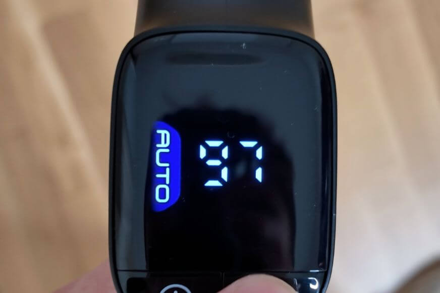 Nahaufnahme des Tineco Floor One S9 Artist Displays mit glänzendem Gehäuse und hochwertiger Haptik.